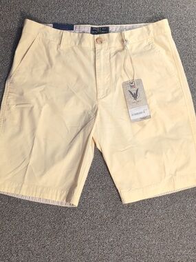 NWT Halsey LLC 1944 Shorts 45/46 Inspired Size 34 in Cornflower Yellow